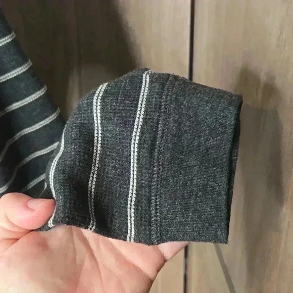 Levis men’s striped gray sweater pullover - Picture 5 of 7